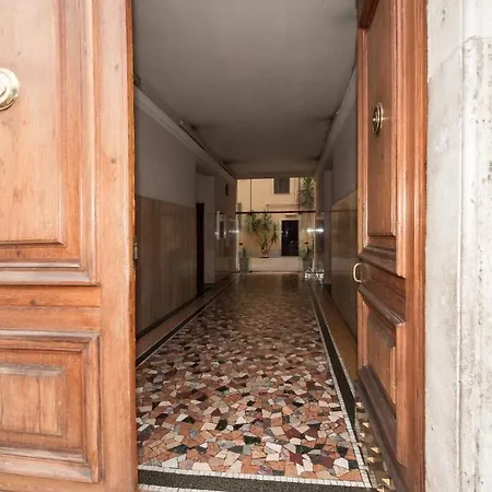 拉特兰旅馆 招待所 *