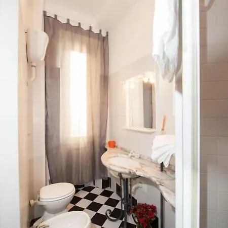 拉特兰旅馆 招待所 *